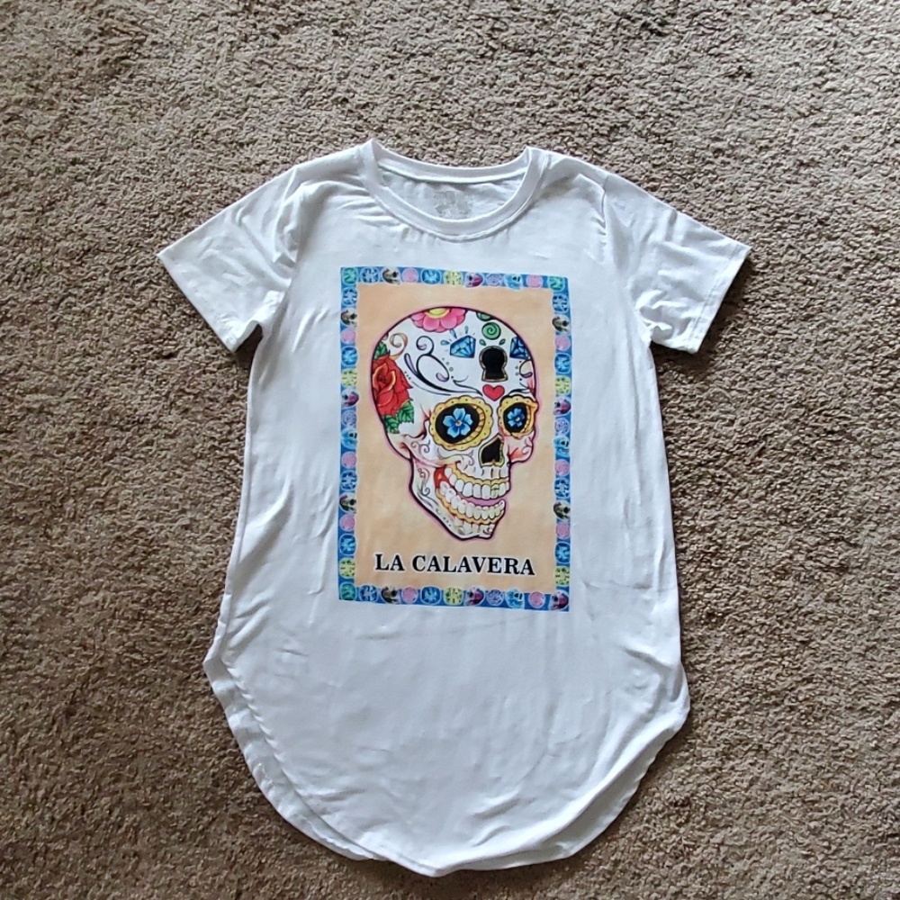 Skull tee